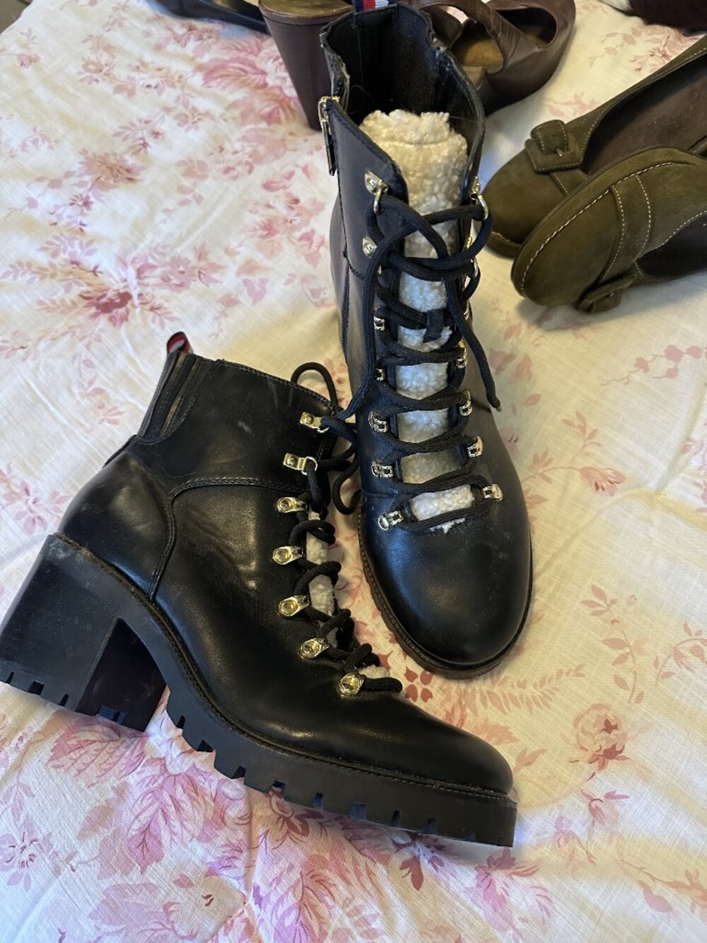 TOMMY HILFIGAR WINTER HEELED BOOT